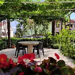 Apartament Vladimir M With Terrace And Parking Near Center