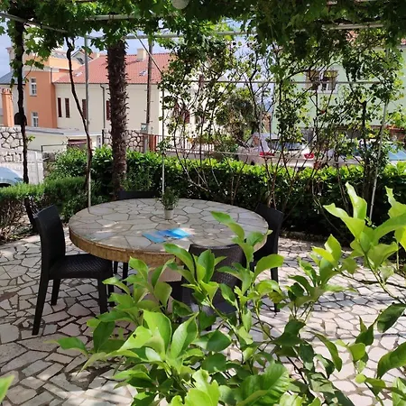 Vladimir 4+1 Apartment *