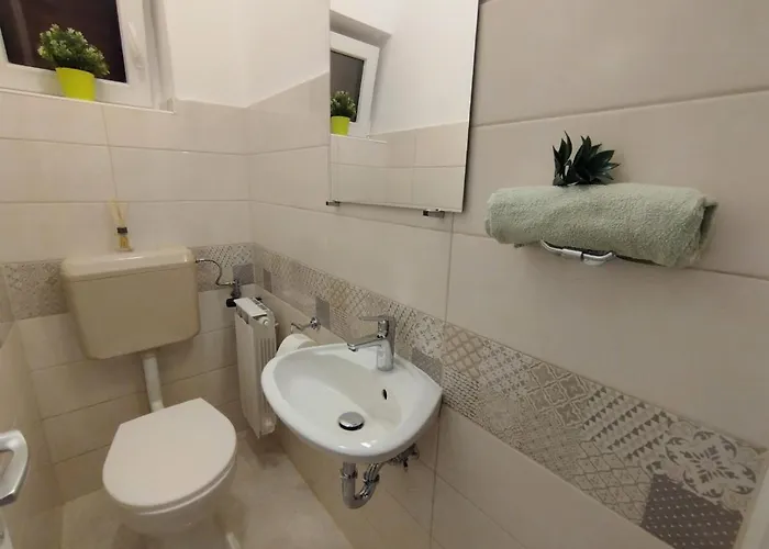 Vladimir M Apartment With Terrace And Parking Near Center