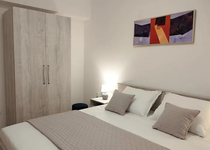Apartment Vladimir M Apartment With Terrace And Parking Near Center Crikvenica