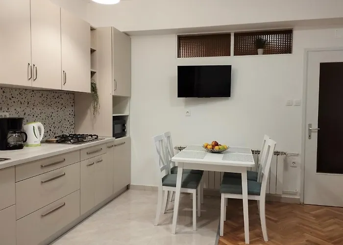 Vladimir M Apartment With Terrace And Parking Near Center * Crikvenica