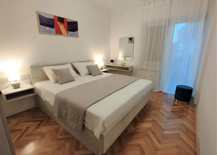 Vladimir M Apartment With Terrace And Parking Near Center Apartment